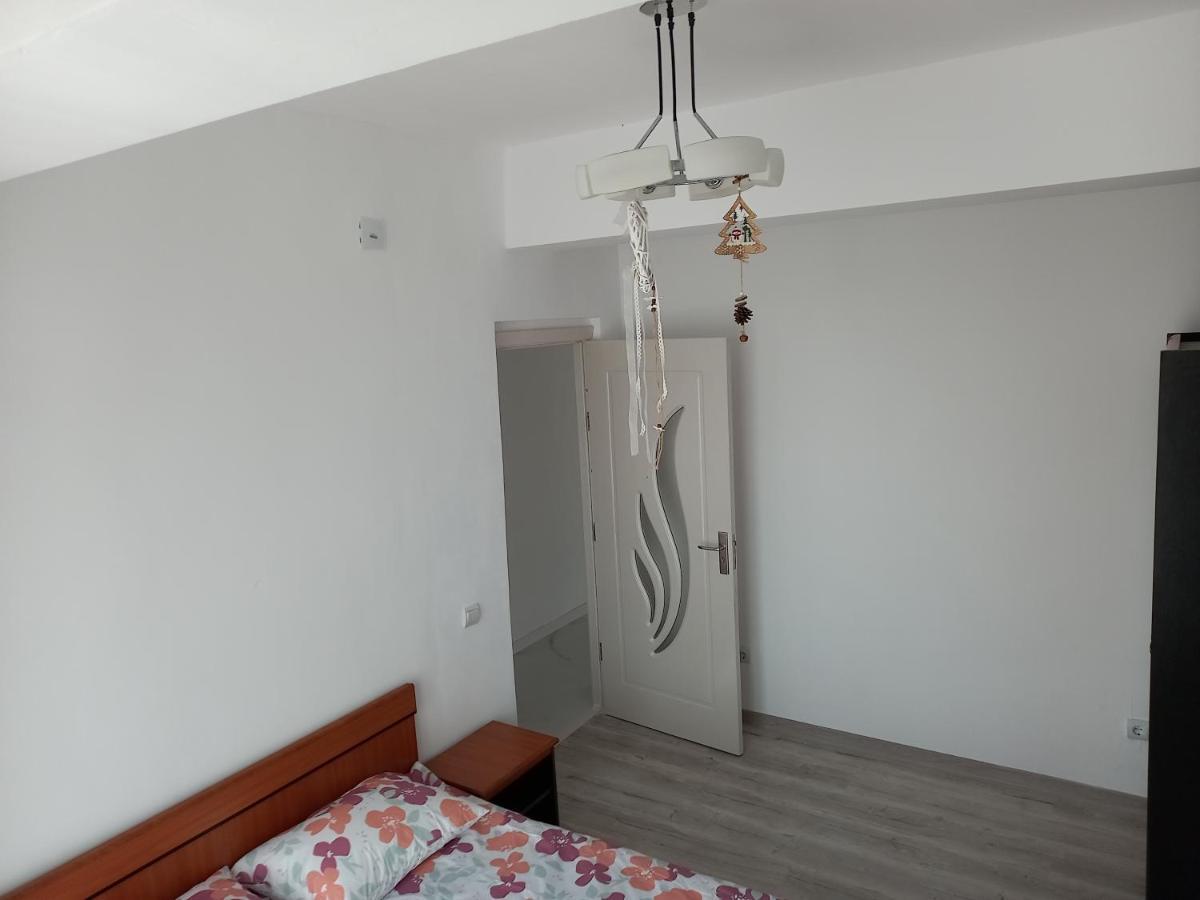 Twins Residence 2 Apart Hotel Ap 3 2 Rooms Chiajna Eksteriør bilde