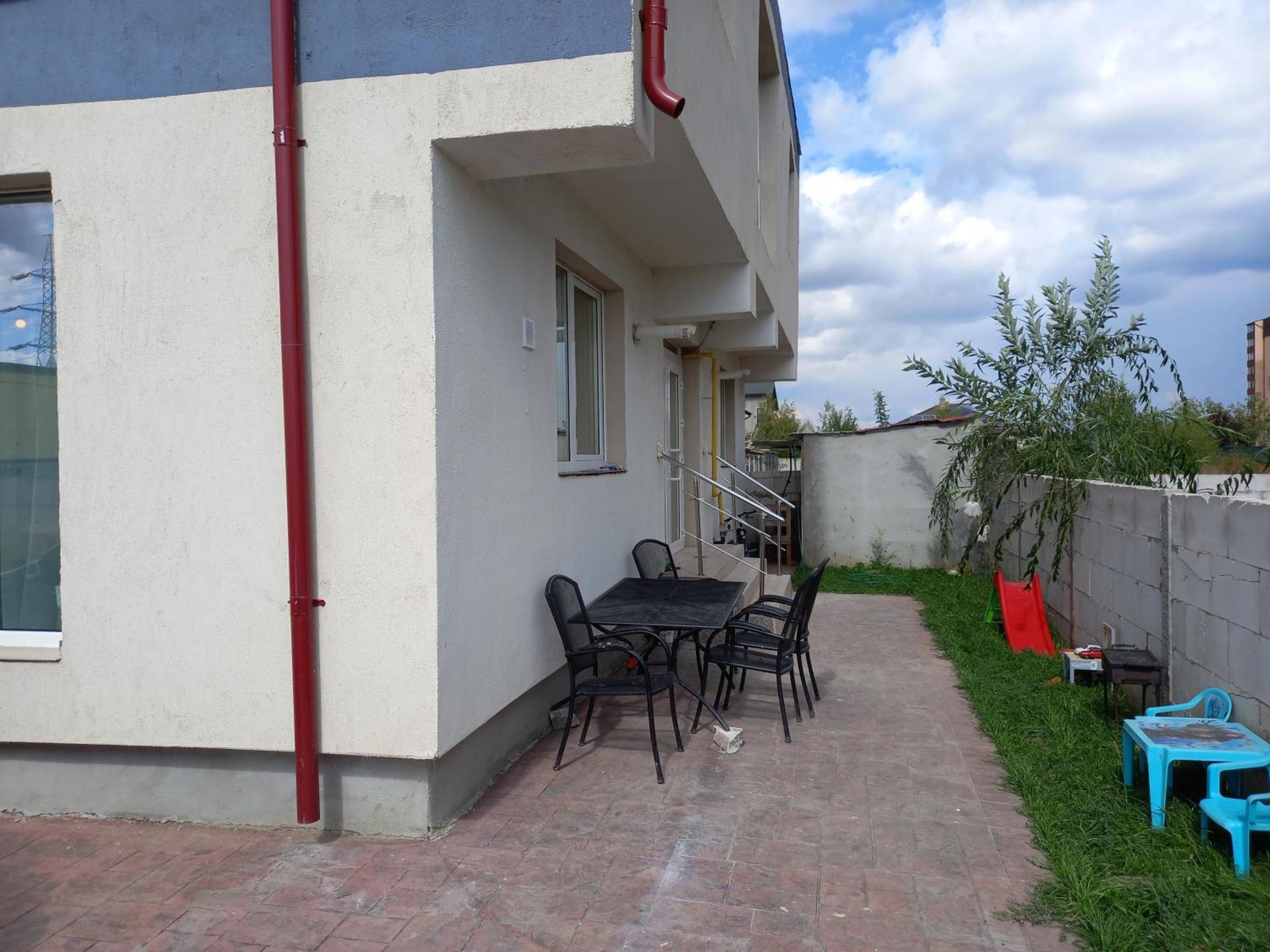 Twins Residence 2 Apart Hotel Ap 3 2 Rooms Chiajna Eksteriør bilde